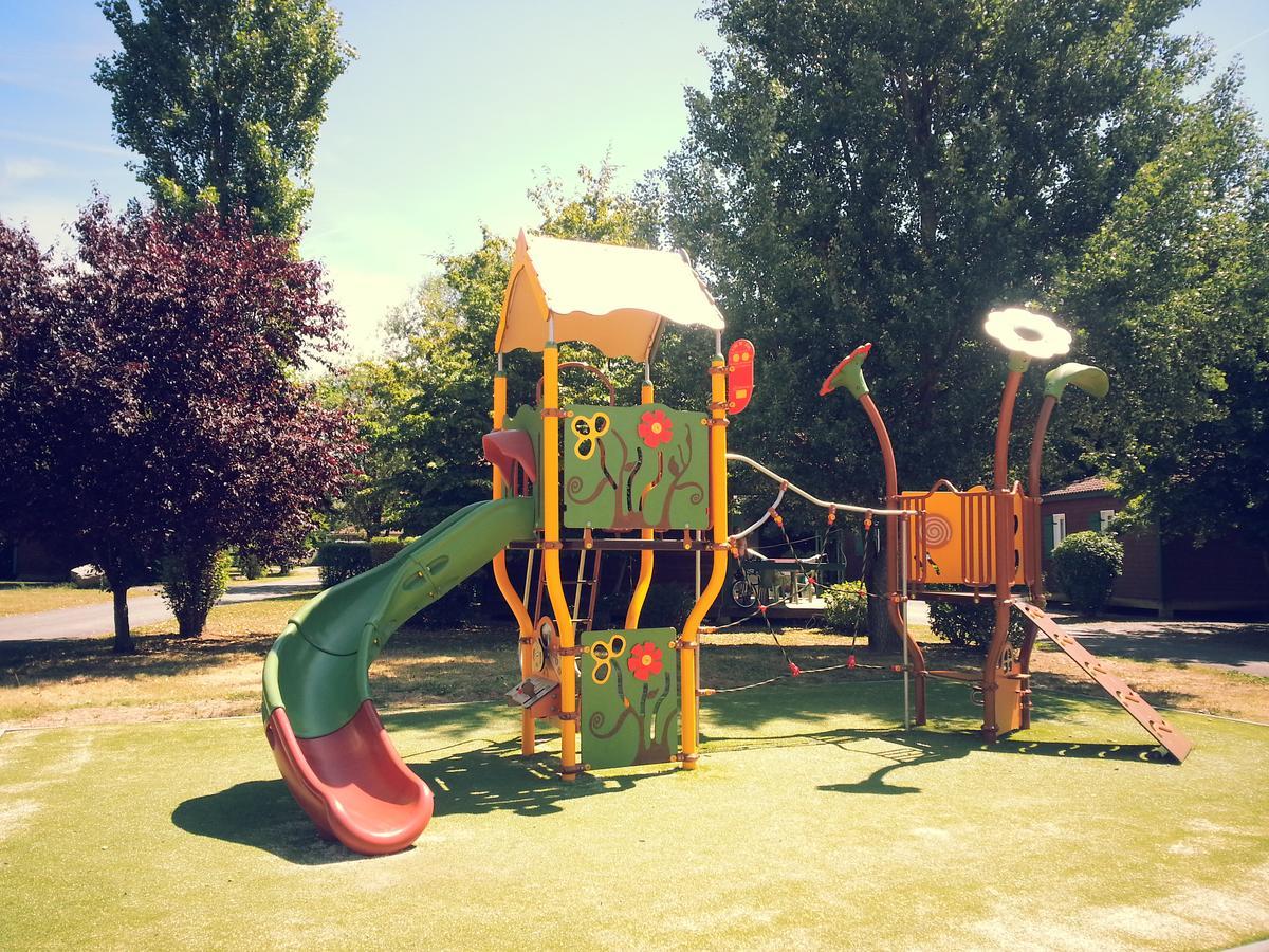 Camping Les Portes Du Beaujolais Anse Luaran gambar