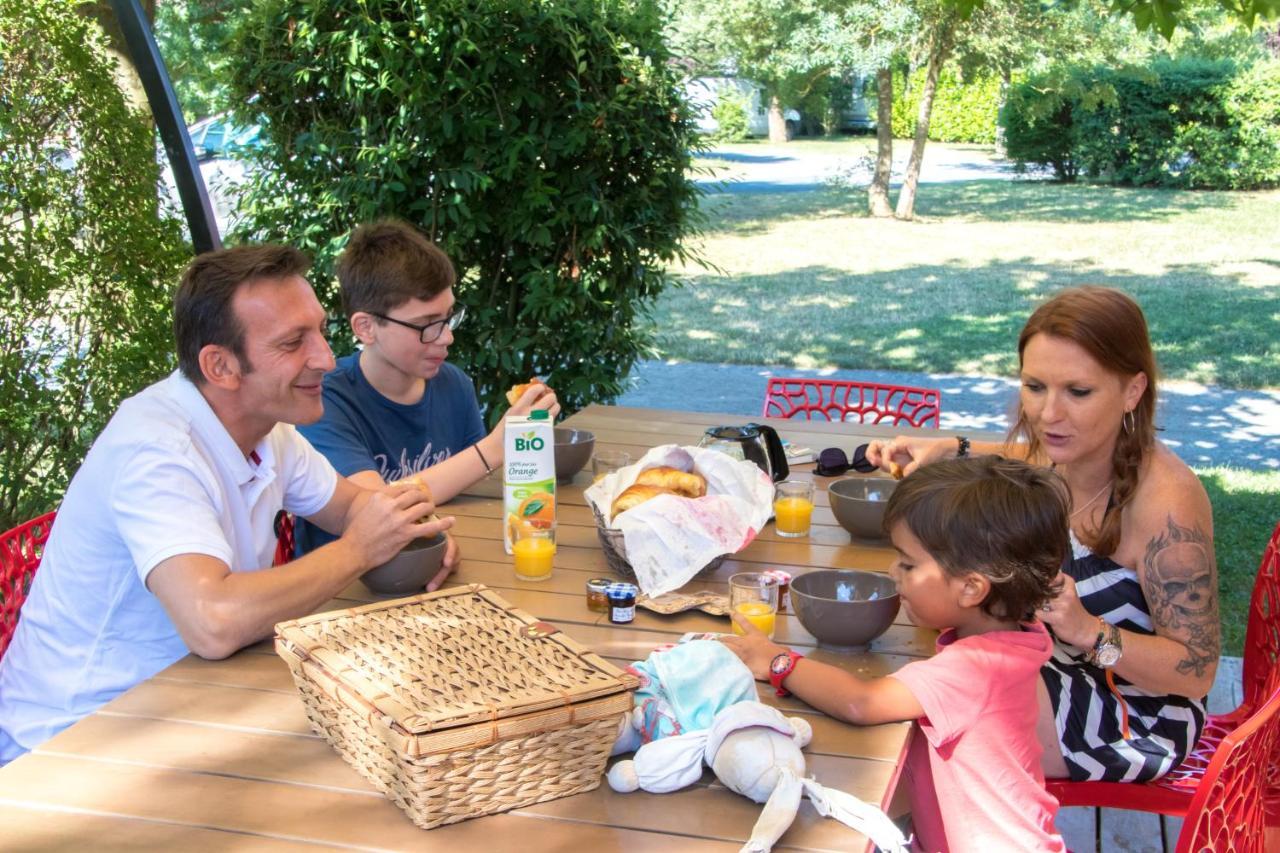 Camping Les Portes Du Beaujolais Anse Luaran gambar