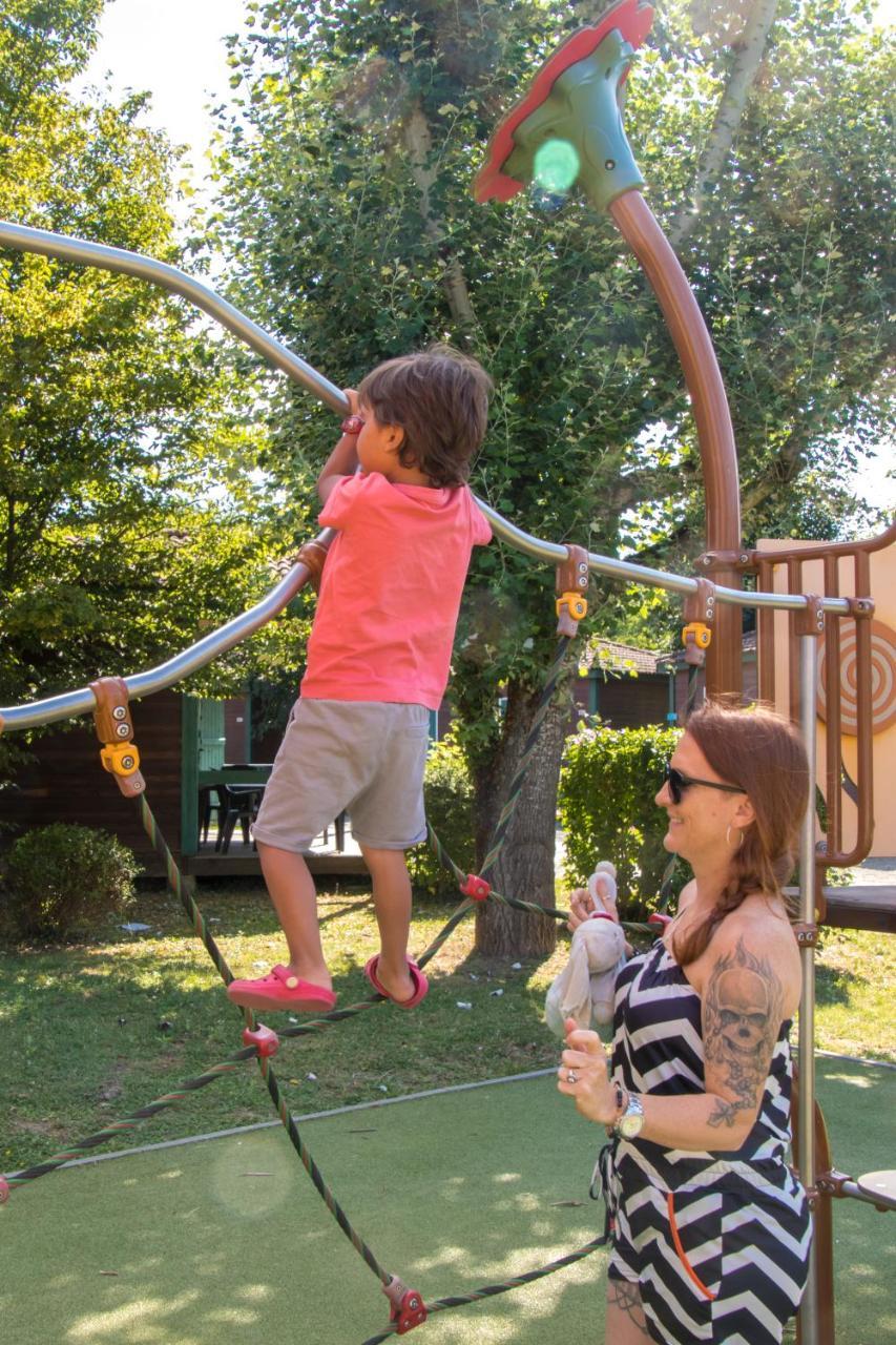 Camping Les Portes Du Beaujolais Anse Luaran gambar